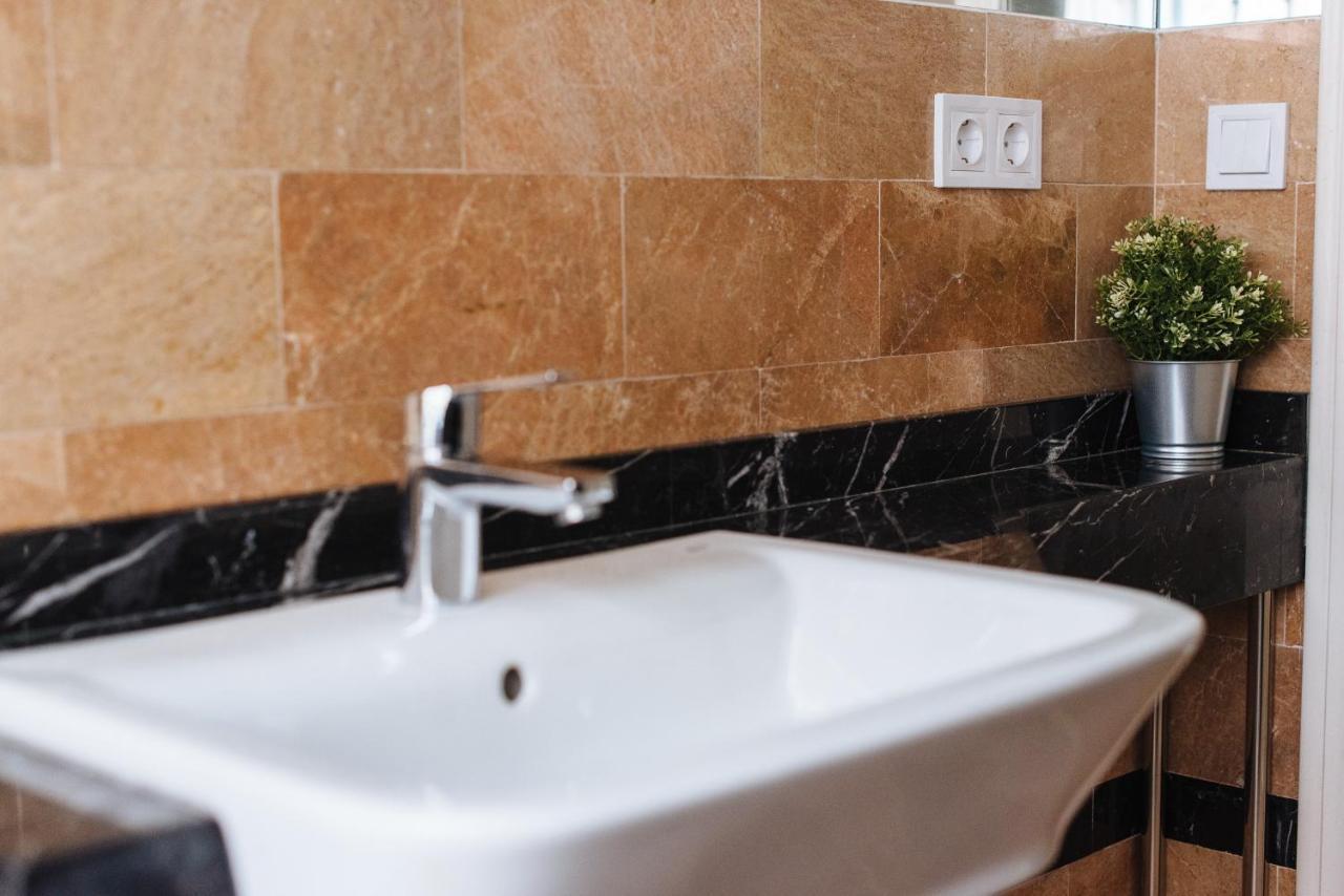 Vidrio Suite Apartment Sevilla Bagian luar foto
