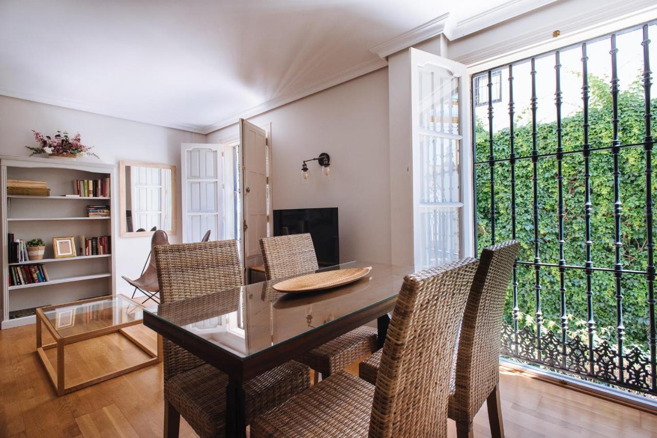 Vidrio Suite Apartment Sevilla Bagian luar foto